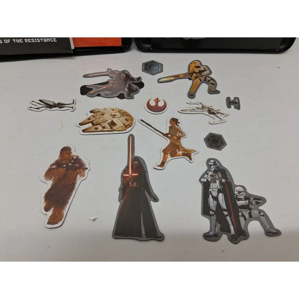 Star Wars The Force Awakens Book and Magnetic Playset Case 30 Magnets 6 Scenes